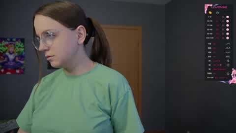 Violet online show from 04-17-26, 08:39