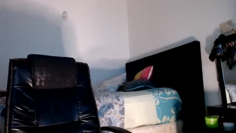 Snapshot of violetwitch05 chatting on 12-09-24, 05:19  Violet  online show from 12-09-24, 05:19