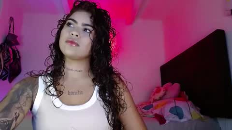 Snapshot of violetwitch05 chatting on 02-16-25, 11:05  Violet  online show from 02-16-25, 11:05