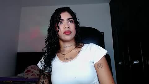 Snapshot of violetwitch05 chatting on 09-14-25, 08:30  Violet  online show from 09-14-25, 08:30