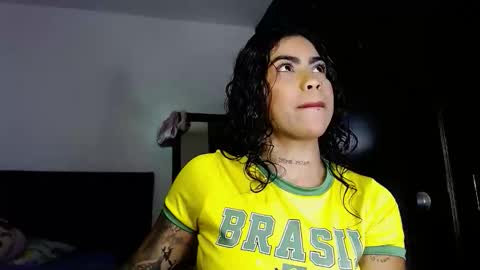 Snapshot of violetwitch05 chatting on 10-23-25, 02:55  Violet  online show from 10-23-25, 02:55