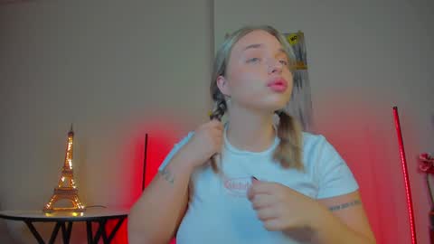 Violla online show from 12-25-24, 05:16