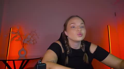 Violla online show from 09-12-25, 04:01