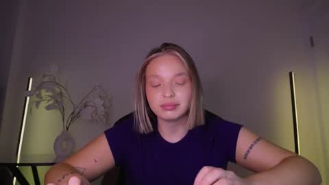 Violla online show from 09-21-25, 10:06