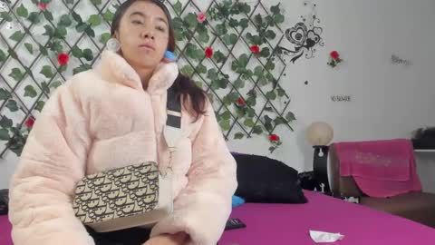 Snapshot of vip_thedivas chatting on 01-06-25, 12:02 The divas online show from 01-06-25, 12:02