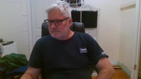 Snapshot of viper654321 chatting on 02-15-25, 08:00 viper654321 online show from 02-15-25, 08:00