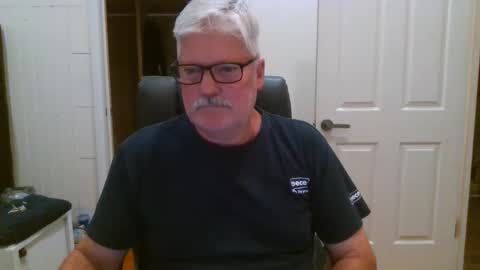 Snapshot of viper654321 chatting on 09-18-25, 07:43 viper654321 online show from 09-18-25, 07:43