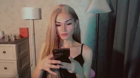 Pearl online show from 11-28-25, 02:47