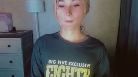 Pearl online show from 04-19-26, 04:01