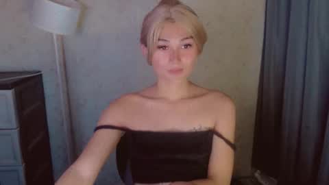 Pearl online show from 04-22-26, 07:44