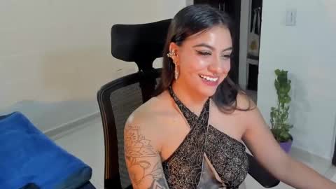 Snapshot of virtual111_ chatting on 01-19-25, 12:17 Lu online show from 01-19-25, 12:17