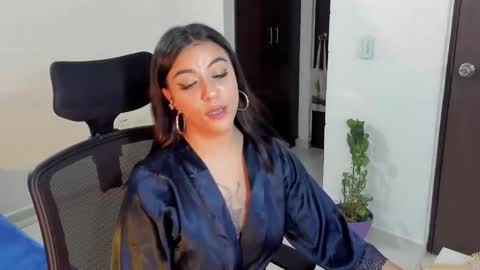 Snapshot of virtual111_ chatting on 01-19-25, 03:18 Lu online show from 01-19-25, 03:18