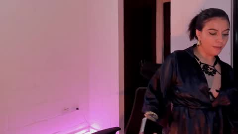 Snapshot of virtual111_ chatting on 01-21-25, 01:50 Lu online show from 01-21-25, 01:50