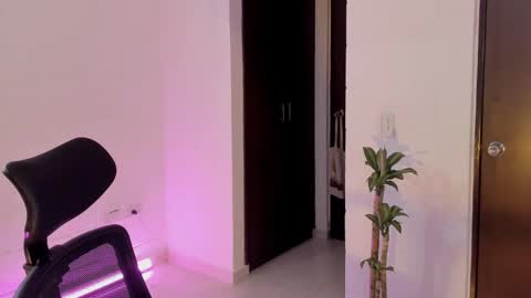 Snapshot of virtual111_ chatting on 01-29-25, 01:27 Lu online show from 01-29-25, 01:27