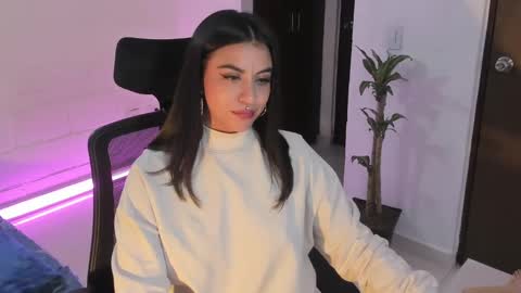 Snapshot of virtual111_ chatting on 02-12-25, 02:56 Lu online show from 02-12-25, 02:56