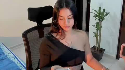 Snapshot of virtual111_ chatting on 02-19-25, 12:14 Lu online show from 02-19-25, 12:14