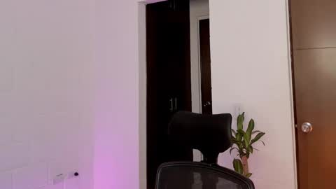 Snapshot of virtual111_ chatting on 02-23-25, 12:41 Lu online show from 02-23-25, 12:41