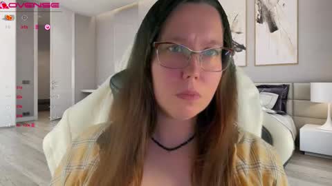 Snapshot of visecret chatting on 09-28-25, 07:41 Victoria Romans online show from 09-28-25, 07:41