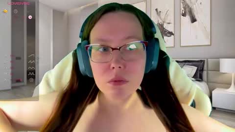 Snapshot of visecret chatting on 10-23-25, 08:13 Victoria Romans online show from 10-23-25, 08:13