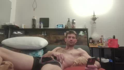 Snapshot of vislaxxx chatting on 01-26-25, 01:20 Pachinko De Gallo online show from 01-26-25, 01:20