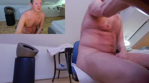 Snapshot of vitachef7 chatting on 12-22-24, 06:26 viahuer7 online show from 12-22-24, 06:26