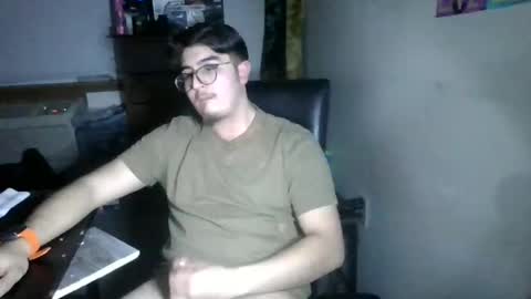 Snapshot of vitamin_cum chatting on 01-04-25, 12:48 college guy790 online show from 01-04-25, 12:48