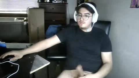 Snapshot of vitamin_cum chatting on 01-09-25, 04:06 college guy790 online show from 01-09-25, 04:06