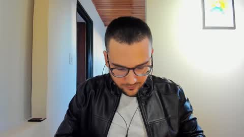 Vito Ferrer online show from 01-19-25, 10:49