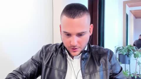 Vito Ferrer online show from 02-28-25, 07:35