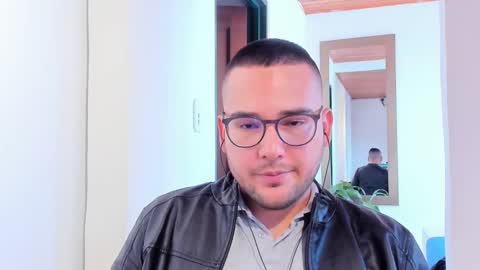 Vito Ferrer online show from 03-01-25, 04:54