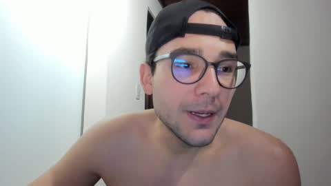 Vito Ferrer online show from 04-22-26, 01:08