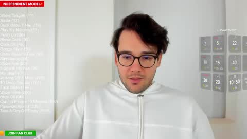 Snapshot of vito_ferrero chatting on 05-20-26, 01:17 Vito Ferrer online show from 05-20-26, 01:17