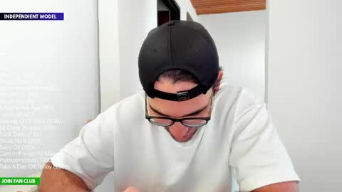 Snapshot of vito_ferrero chatting on 06-03-26, 05:07 Vito Ferrer online show from 06-03-26, 05:07