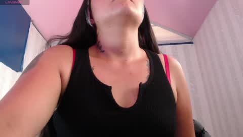 Snapshot of vitoria23_ chatting on 04-15-26, 03:52 victoria 3 online show from 04-15-26, 03:52