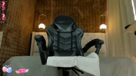 Snapshot of vitta_alfayed chatting on 01-20-25, 05:06 VittaaaPlease help me with your thumbs up its important  online show from 01-20-25, 05:06