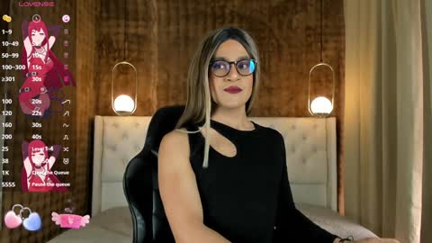 Snapshot of vitta_alfayed chatting on 01-24-25, 01:03 VittaaaPlease help me with your thumbs up its important  online show from 01-24-25, 01:03