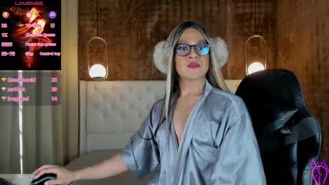 Snapshot of vitta_alfayed chatting on 02-23-25, 09:59 VittaaaPlease help me with your thumbs up its important  online show from 02-23-25, 09:59