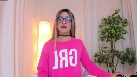 Snapshot of vitta_alfayed chatting on 03-02-25, 07:56 VittaaaPlease help me with your thumbs up its important  online show from 03-02-25, 07:56