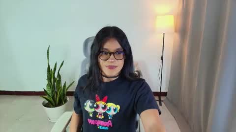 Snapshot of vitta_alfayed chatting on 10-17-25, 02:15 VittaaaPlease help me with your thumbs up its important  online show from 10-17-25, 02:15