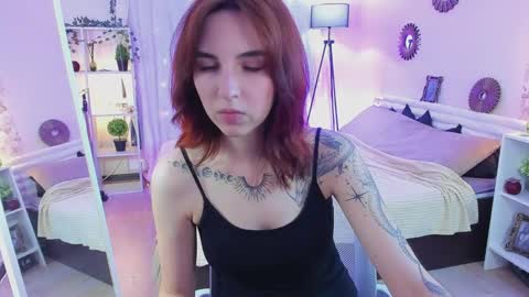 VittoriaNix online show from 05-31-26, 06:09