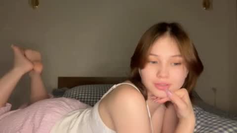 Snapshot of vivatrude chatting on 05-26-26, 04:25 Sonya online show from 05-26-26, 04:25