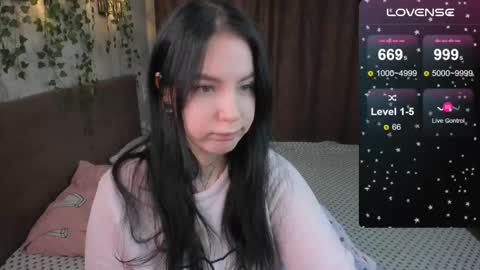 Snapshot of vivi__squirrel chatting on 03-07-25, 02:46 Vivi online show from 03-07-25, 02:46