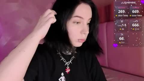Vivi   online show from 06-01-26, 12:23
