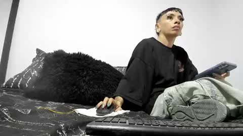 IGkarol navarret3 online show from 02-11-25, 02:35