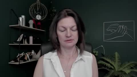 Vivian online show from 12-17-25, 08:20