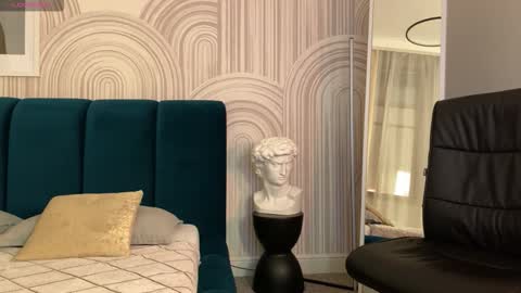 Vivian Evans online show from 02-07-26, 12:14