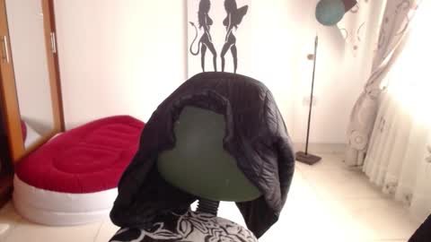 vivian_milf_paint online show from 02-07-26, 01:37