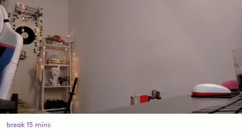 vivian_qwerty online show from 12-25-24, 07:14