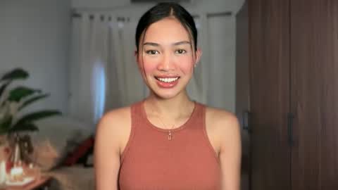 Snapshot of vivian_roberts chatting on 05-08-26, 11:10 Vivian online show from 05-08-26, 11:10