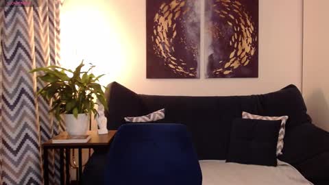 Vivian online show from 09-14-25, 04:39